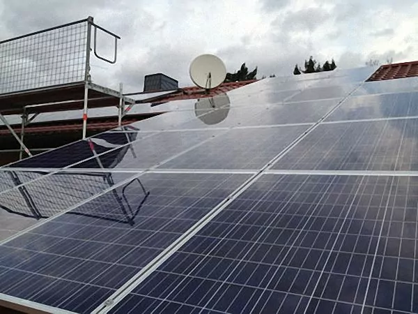 Dachsanierung mit Photovoltaik Anlage Beispiel 2